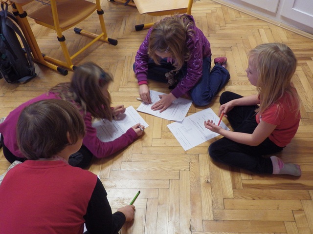 2012_11_21_luštíme_křížovku_04