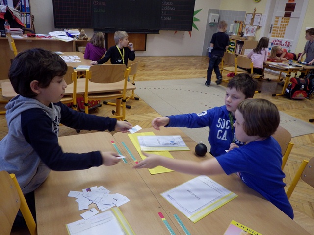 2012_11_28_práce_na_stanovištích_hrajeme_bombu_03